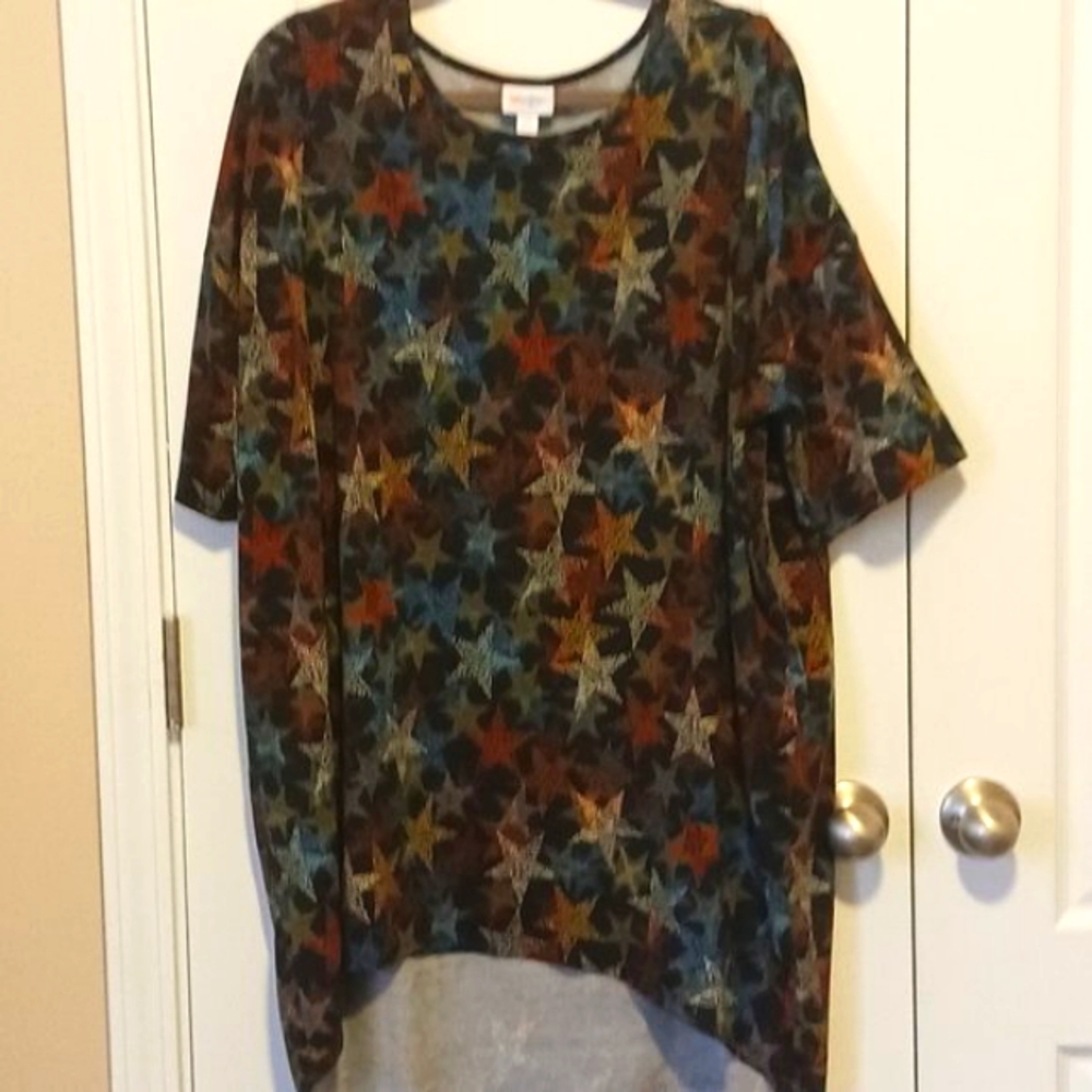LuLaRoe Hi-lo Top